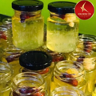 Yến chưng nóng đông trùng, đường phèn, táo đỏ, hạt chia 01